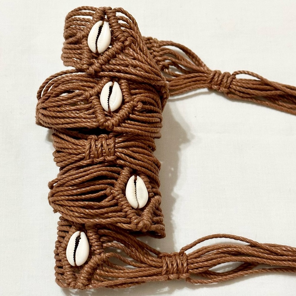 Vintage 90’s Bohemian Brown Woven Macrame Rope Belt with White Cowrie Shells
